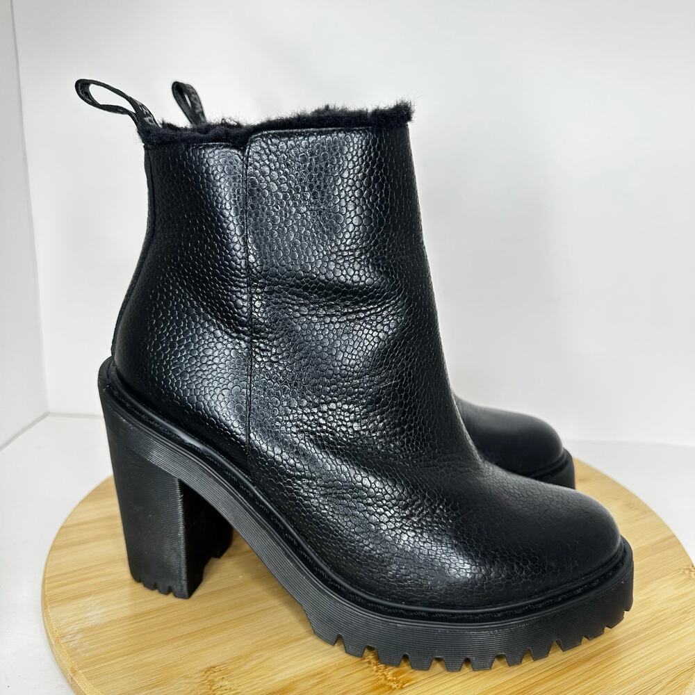 Dr. Martens Magdalena Fur Lined Boots Black Leather Heeled Chelsea Boots Size 7